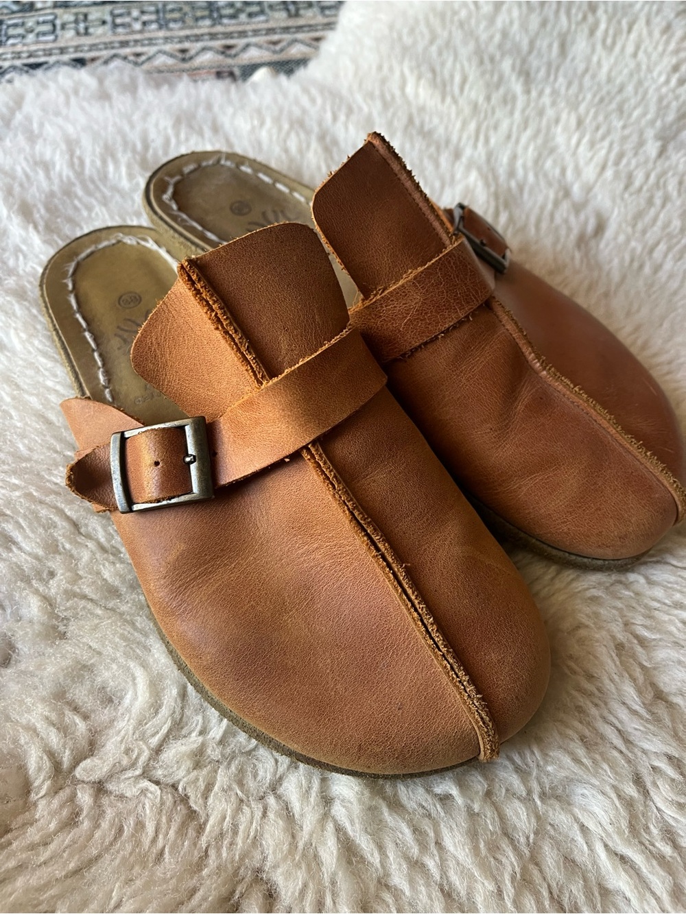 Grounding & Earthing Barefoot Clogs for Women
US 6.5 / Rustic Honey Brown